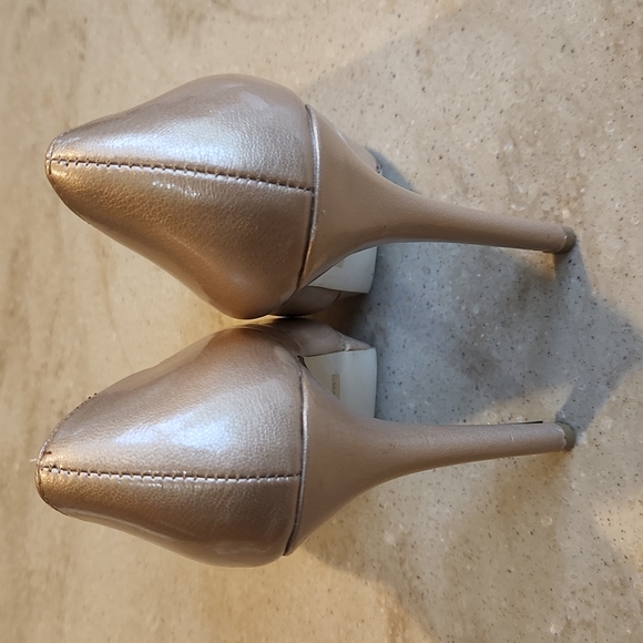 2010s Penny Loves Kenny size 8.5 gold/champagne platform heels - Picture 3 of 11